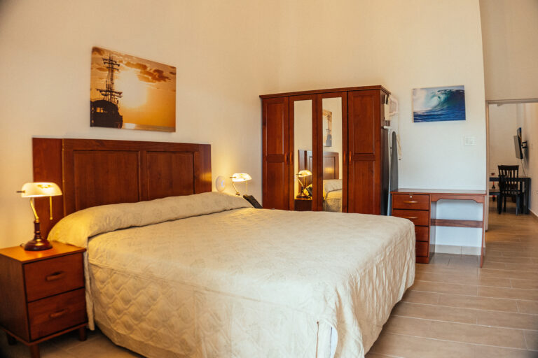 1BEDROOM SUITE 768x512